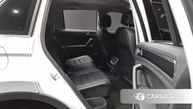 Volkswagen Tiguan second Generation 2022 Белый из Кореи, фото 3