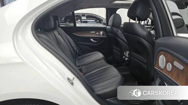 Mercedes-Benz E-Class W213 2020 Белый из Кореи, фото 3