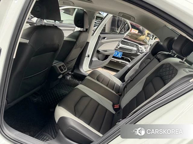 Volkswagen Bora 2023 Белый из Китая, фото 3
