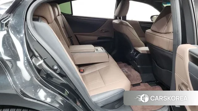 Lexus ES300h 7th generation 2022 Черный из Кореи, фото 3