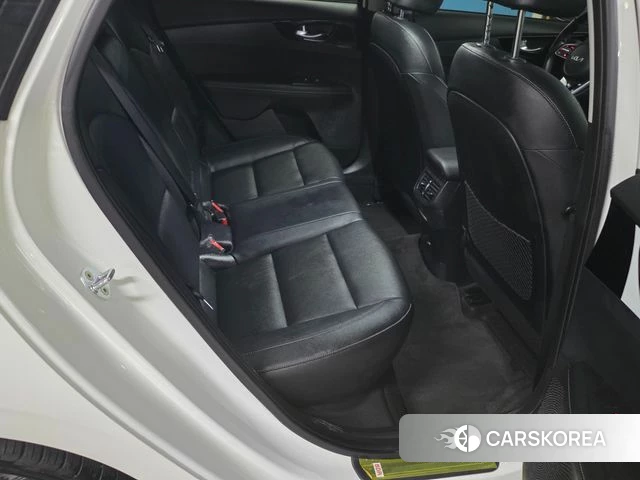 Kia The New K3 2nd generation 2022 Белый из Кореи, фото 3