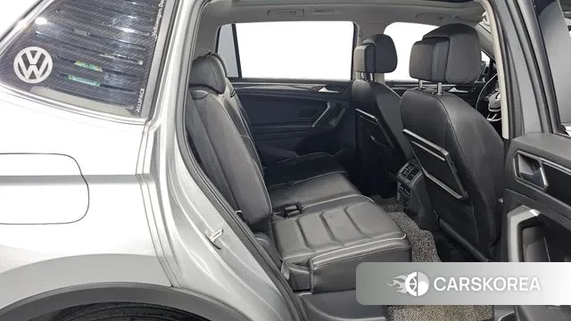 Volkswagen Tiguan Allspace 2020 Серебристо-серый из Кореи, фото 3