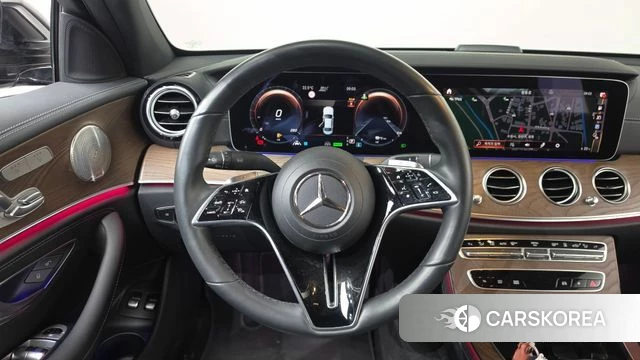 Mercedes-Benz E-Class W213 2023 Черный из Кореи, фото 3