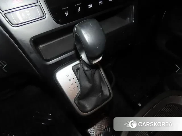 Hyundai Staria 2021 Белый из Кореи, фото 3