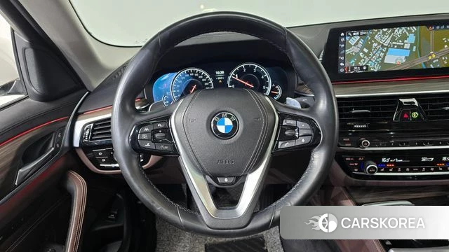 BMW 5 Series (G30) 2018 Белый из Кореи, фото 3
