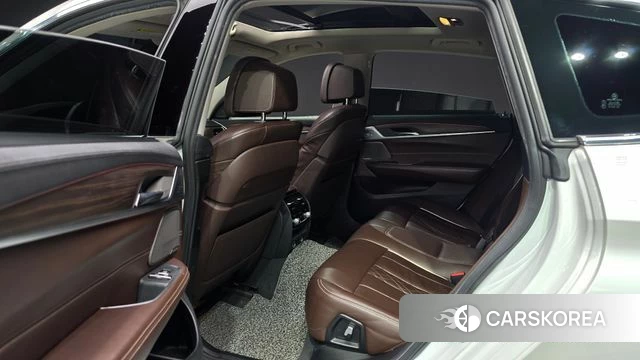 BMW 6 Series GT (G32) 2018 Белый из Кореи, фото 3