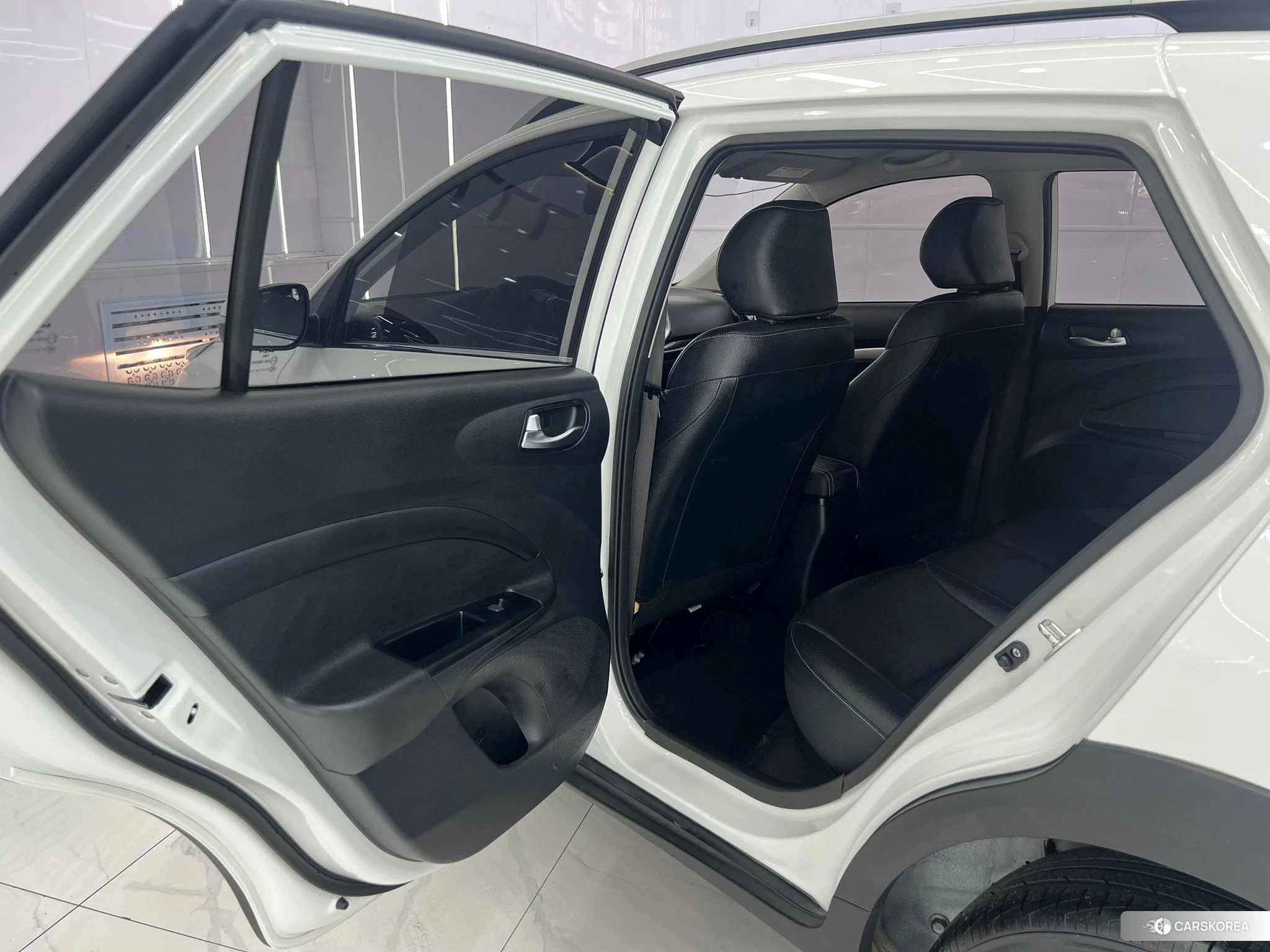 Kia KX1 2021 Белый из Китая, фото 3