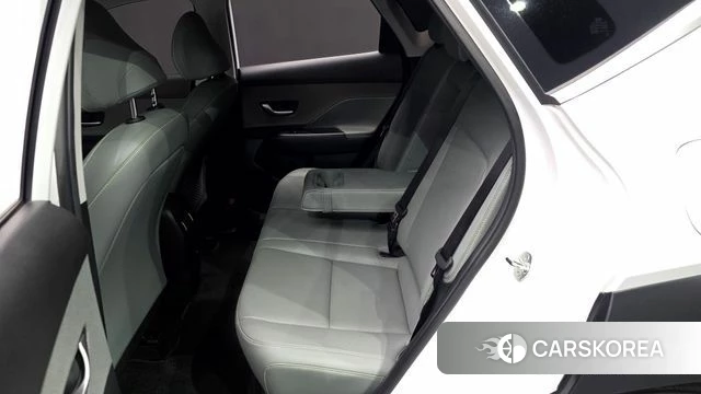 Hyundai Kona (SX2) 2024 Белый из Кореи, фото 3