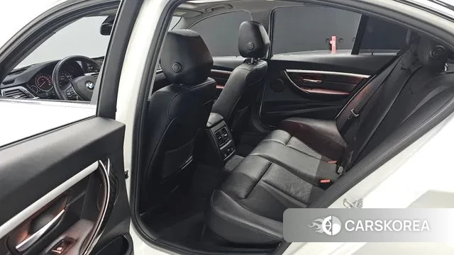 BMW 3 Series (F30) 2018 Белый из Кореи, фото 3