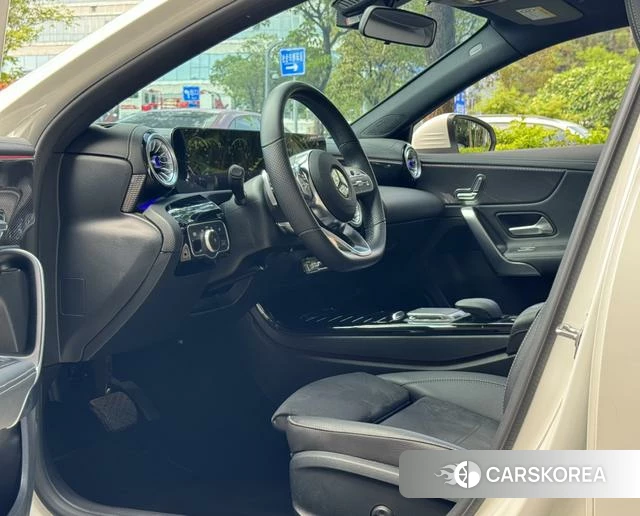 Mercedes-Benz Class A 2023 Белый из Китая, фото 3