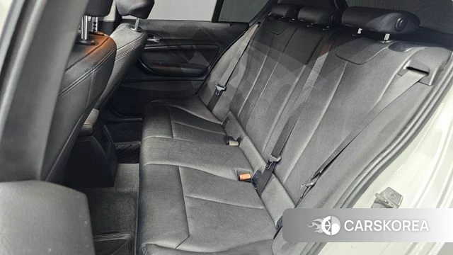 BMW 1 Series (F20) 2018 Белый из Кореи, фото 3