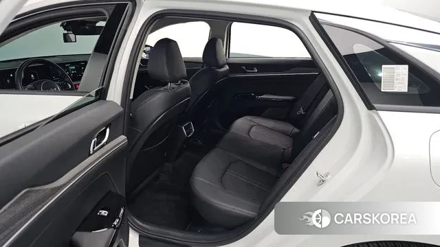 Kia The New K5 Hybrid 3rd generation 2023 Белый из Кореи, фото 3