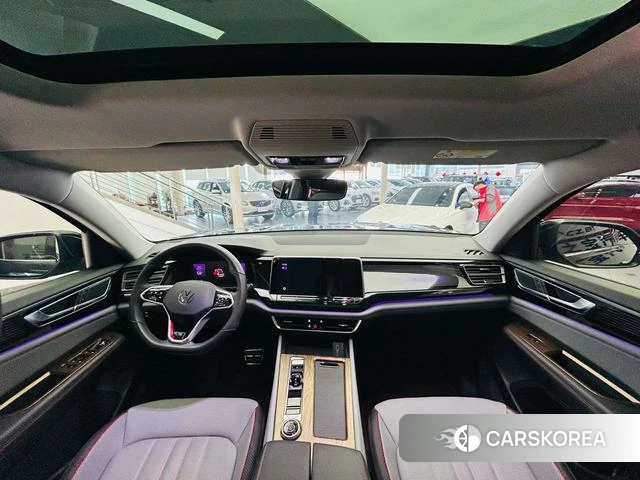 Volkswagen Tourang 2024 Черный из Китая, фото 3