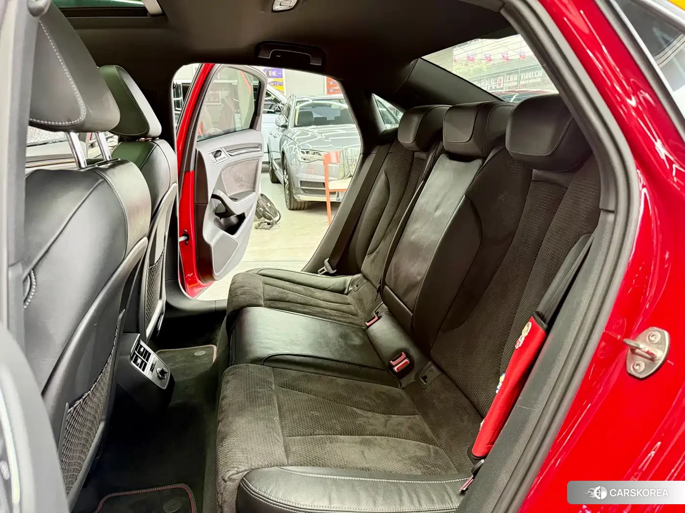 Audi S3 2018 Yellow/orange из Китая, фото 3