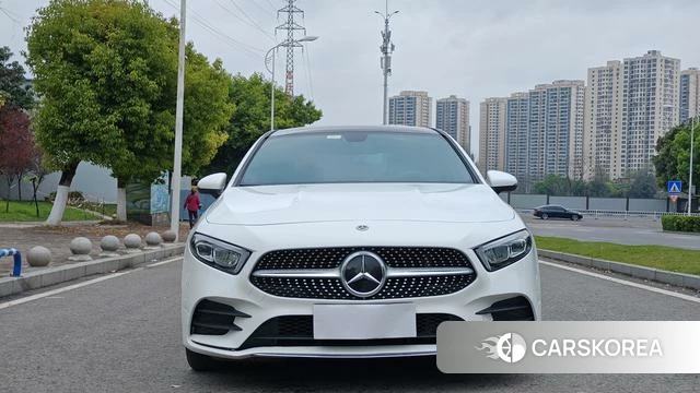 Mercedes-Benz Class A 2022 Белый из Китая, фото 3