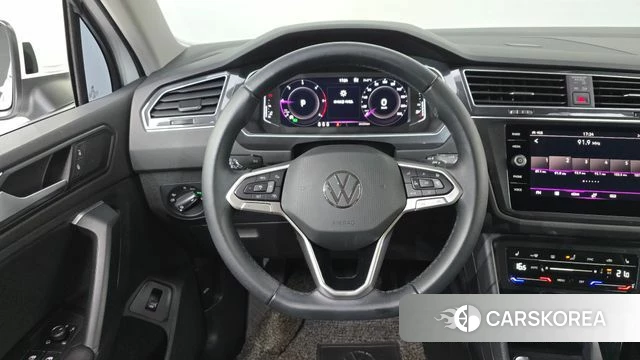 Volkswagen Tiguan second Generation 2021 Белый из Кореи, фото 3