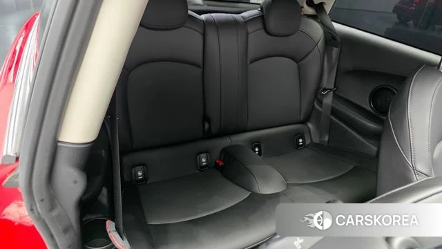 Mini Cooper 2023 Красный из Кореи, фото 3