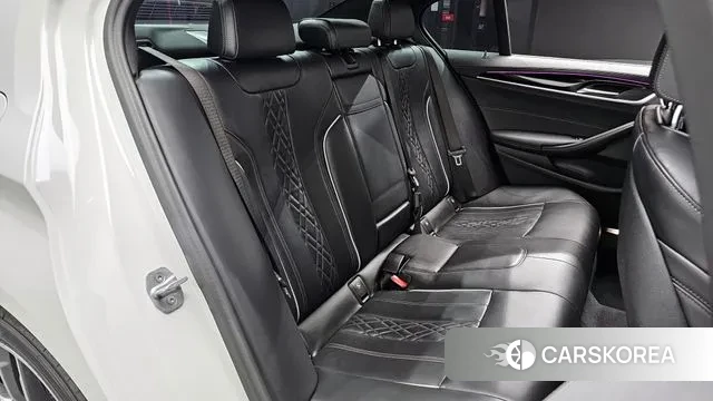 BMW 5 Series (G30) 2021 Белый из Кореи, фото 3