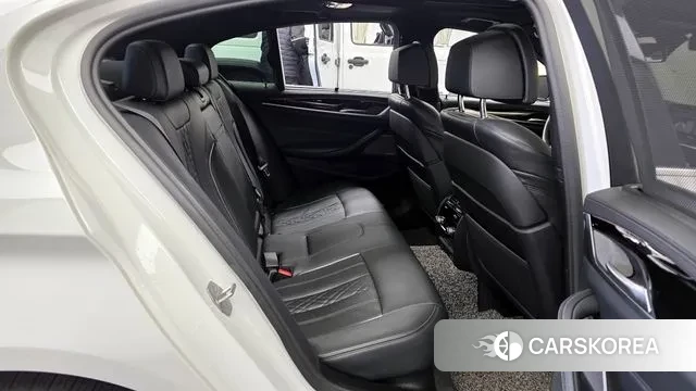 BMW 5 Series (G30) 2020 Белый из Кореи, фото 3