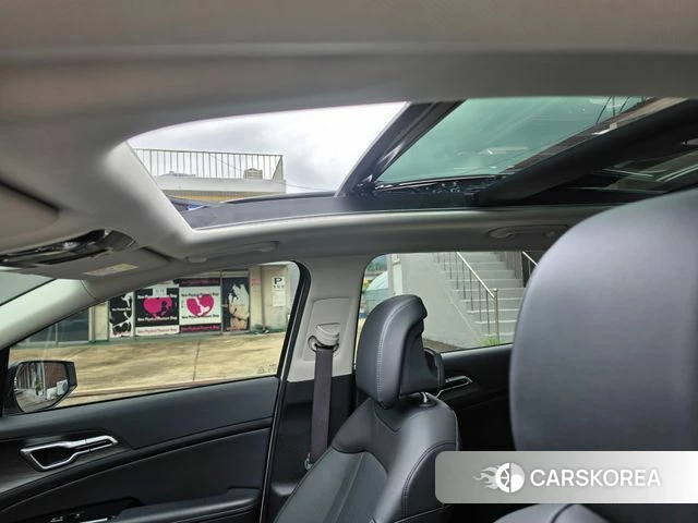Kia Sportage 5th Generation Hybrid 2024 Белый из Кореи, фото 3