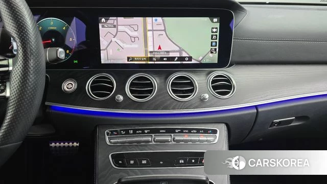 Mercedes-Benz E-Class W213 2022 Белый из Кореи, фото 3