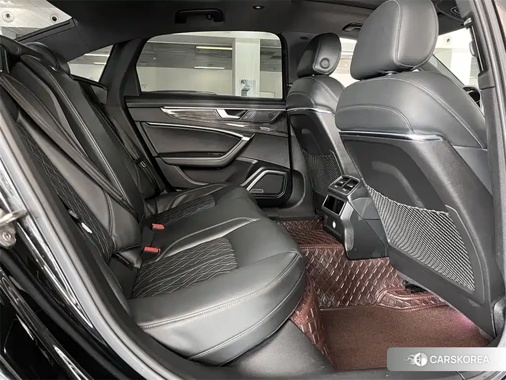 Audi A6L 2021 Черный из Китая, фото 3
