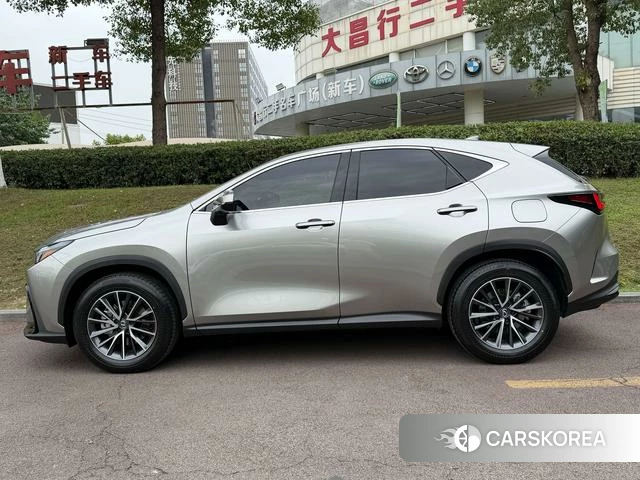 Lexus NX 2025 Серебристо-серый из Китая, фото 3