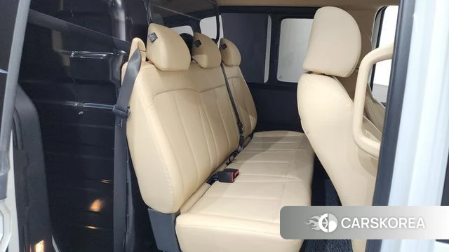 Hyundai Staria 2024 Белый из Кореи, фото 3