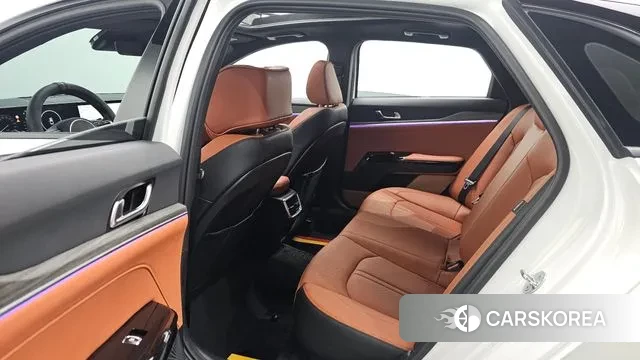 Kia The New K5 3rd generation 2023 Белый из Кореи, фото 3