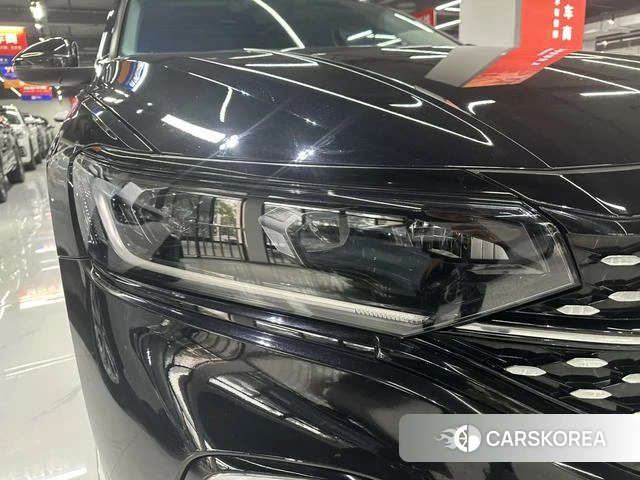 Volkswagen Passat 2022 Черный из Китая, фото 3