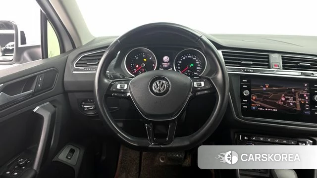 Volkswagen Tiguan second Generation 2020 Белый из Кореи, фото 3