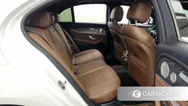 Mercedes-Benz E-Class W213 2022 Белый из Кореи, фото 3