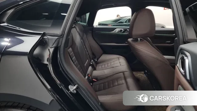 BMW 4 Series (G22) 2024 Черный из Кореи, фото 3