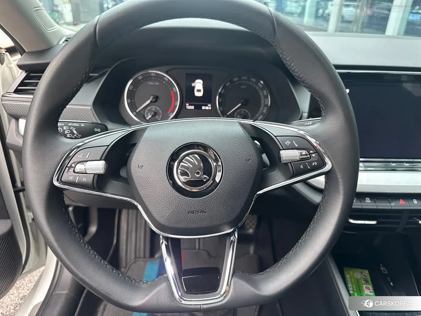 Skoda Octavia 2023 Белый из Китая, фото 3