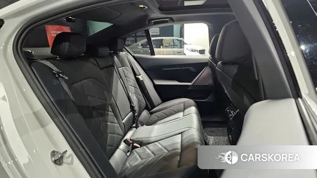 BMW 5 Series (G60) 2025 Белый из Кореи, фото 3