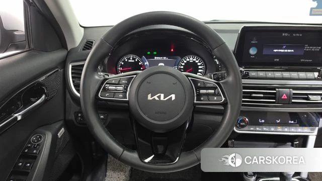 Kia Seltos 2022 Черный из Кореи, фото 3