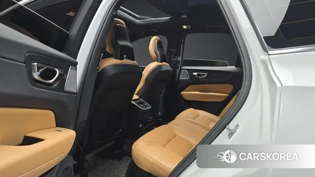 Volvo XC60 second Generation 2018 Белый из Кореи, фото 3