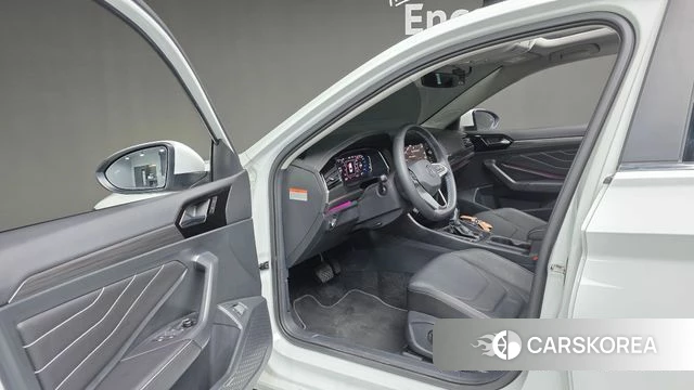Volkswagen 7th Generation of Jetta 2023 Белый из Кореи, фото 3