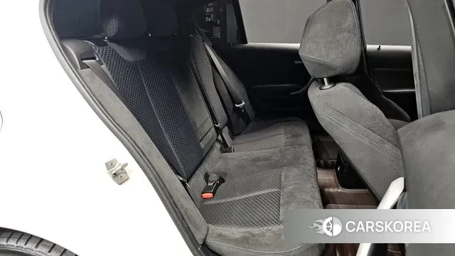 BMW 1 Series (F20) 2018 Белый из Кореи, фото 3