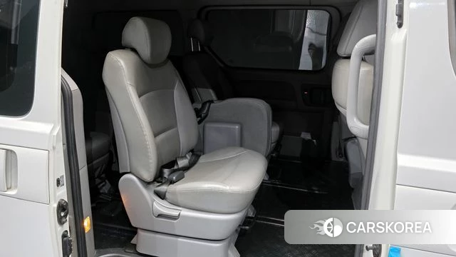 Hyundai The New Grand Starex 2019 Белый из Кореи, фото 3