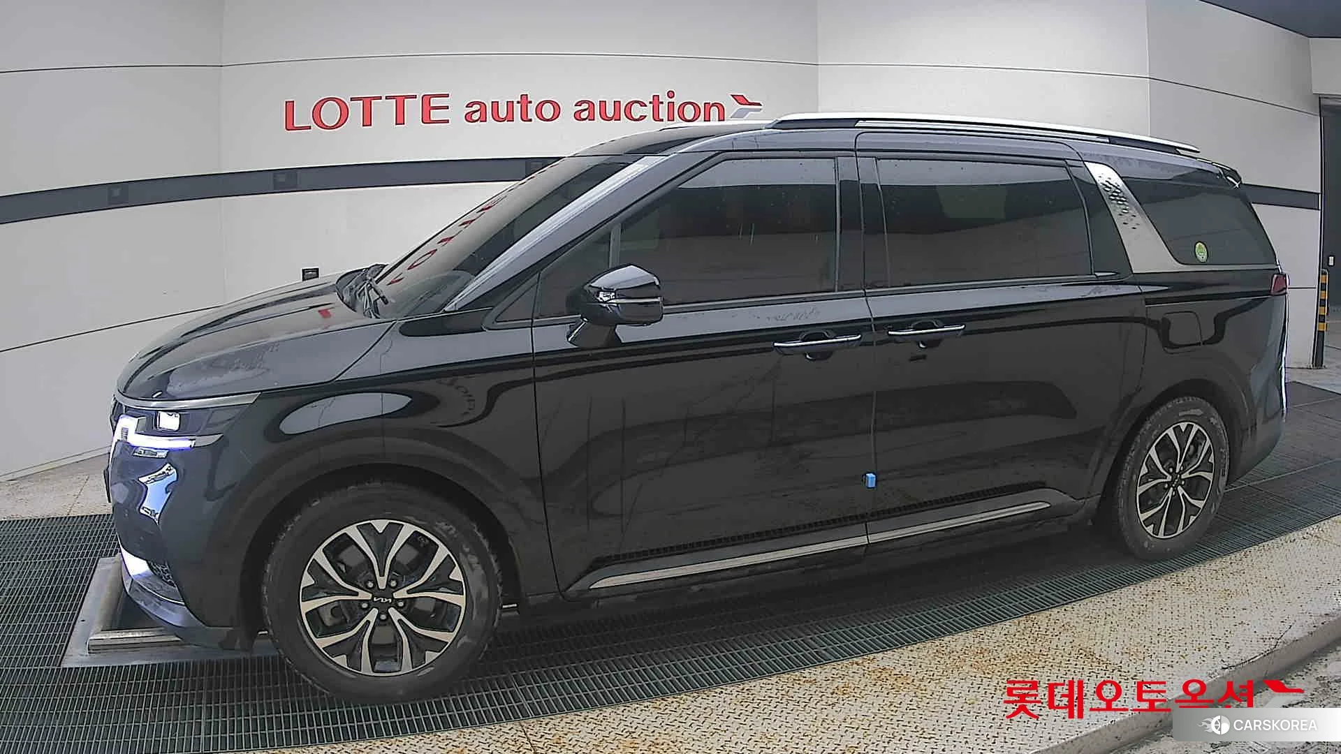 Kia Carnival 2023 Aurora Black Pearl из Кореи, фото 3