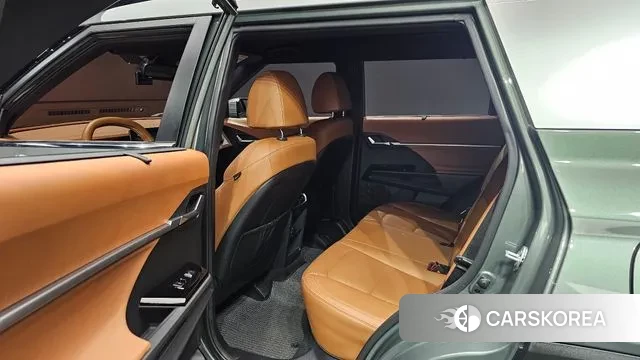 Ssangyong Torres 2023 Темно-зеленый из Кореи, фото 3