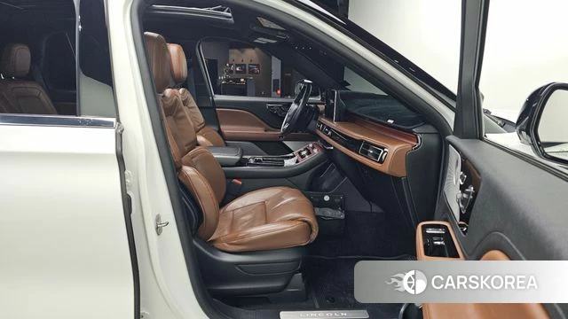 Lincoln Aviator 2nd generation 2021 Белый из Кореи, фото 3