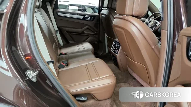 Porsche Cayenne (PO536) 2023 Коричневый из Кореи, фото 3