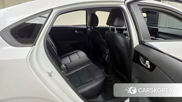 Kia The New K3 2nd generation 2022 Белый из Кореи, фото 3