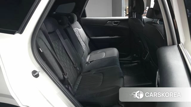 Kia Sportage 5th Generation 2024 Белый из Кореи, фото 3