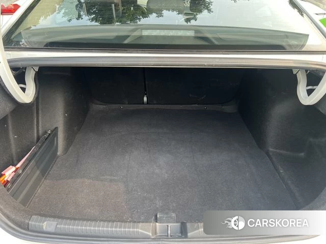 Volkswagen Bora 2024 Белый из Китая, фото 3
