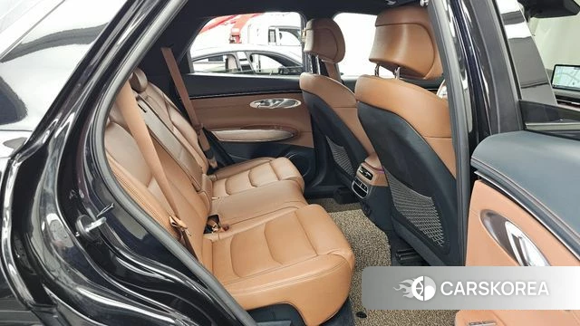 Genesis GV70 2023 Черный из Кореи, фото 3