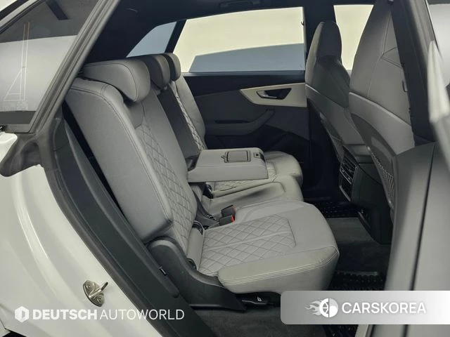 Audi Q8 (4M) 2023 Белый из Кореи, фото 3
