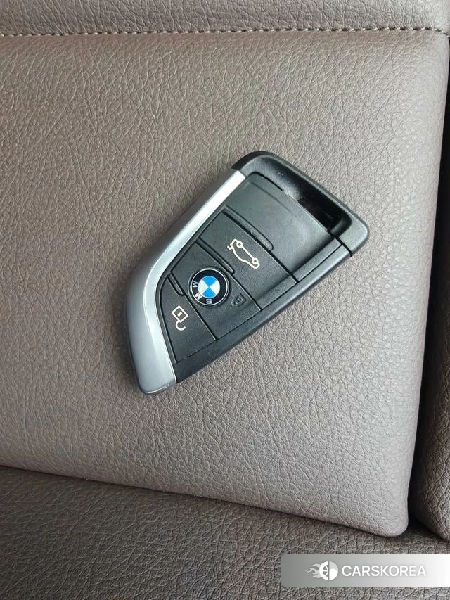 BMW X1 2021 Красный из Китая, фото 3